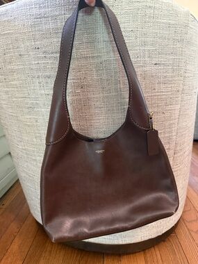 Coach Brooklyn 28 Maple Leather Hobo Shoulder Bag in excellent condition.